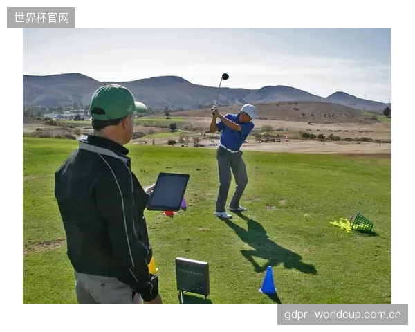 TrackMan最新一代的B1雷达，确保了击球仰角和方向角的测量误差低于0.1度