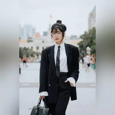 齐芳梓